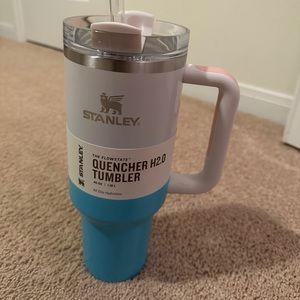 Stanley 40 oz. Quencher H2.0 FlowState Tumbler pool ombré